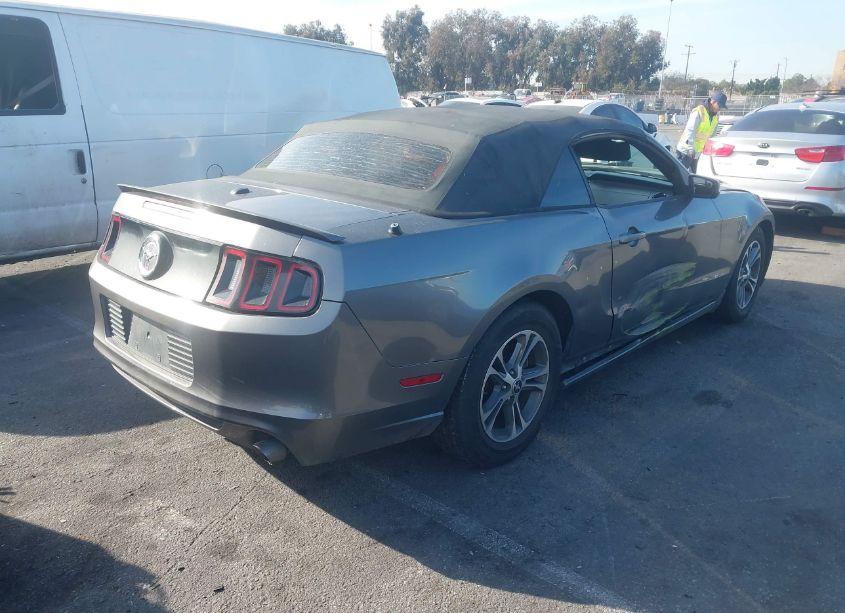 Photo 4 of 2014 Ford Mustang V6 PREMIUM (VIN 1ZVBP8EM2E5238129)
