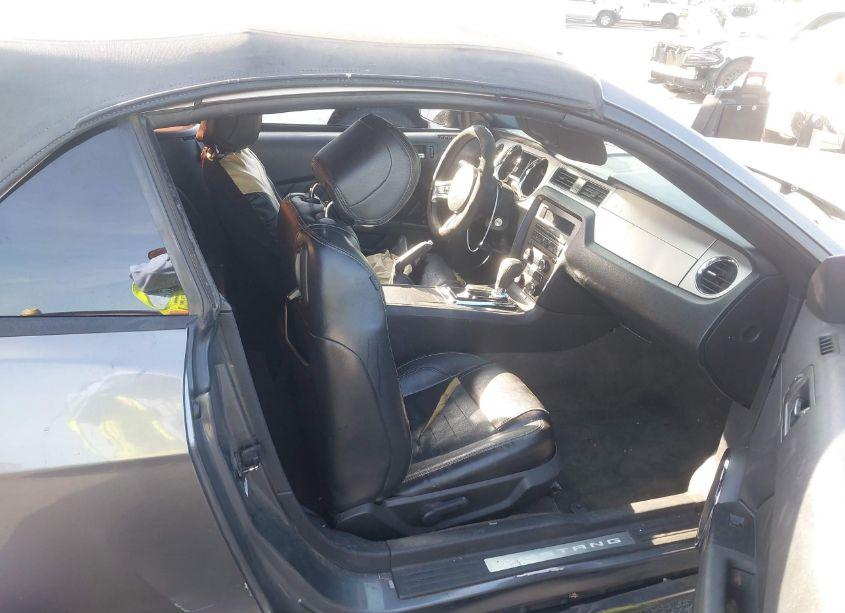 Photo 5 of 2014 Ford Mustang V6 PREMIUM (VIN 1ZVBP8EM2E5238129)