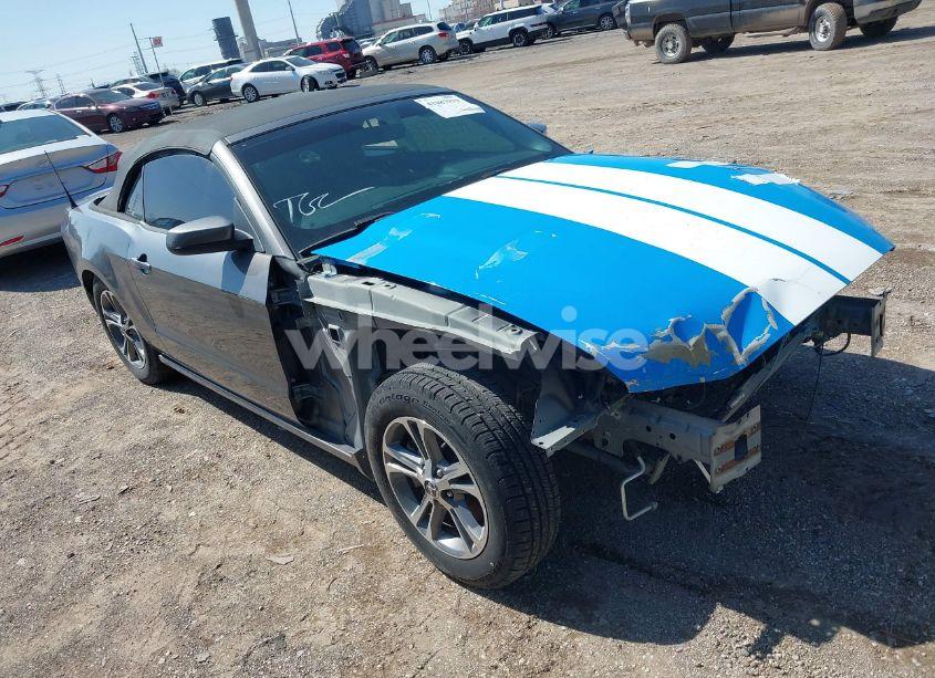 2014 Ford Mustang V6 PREMIUM (VIN 1ZVBP8EM2E5293227) main photo