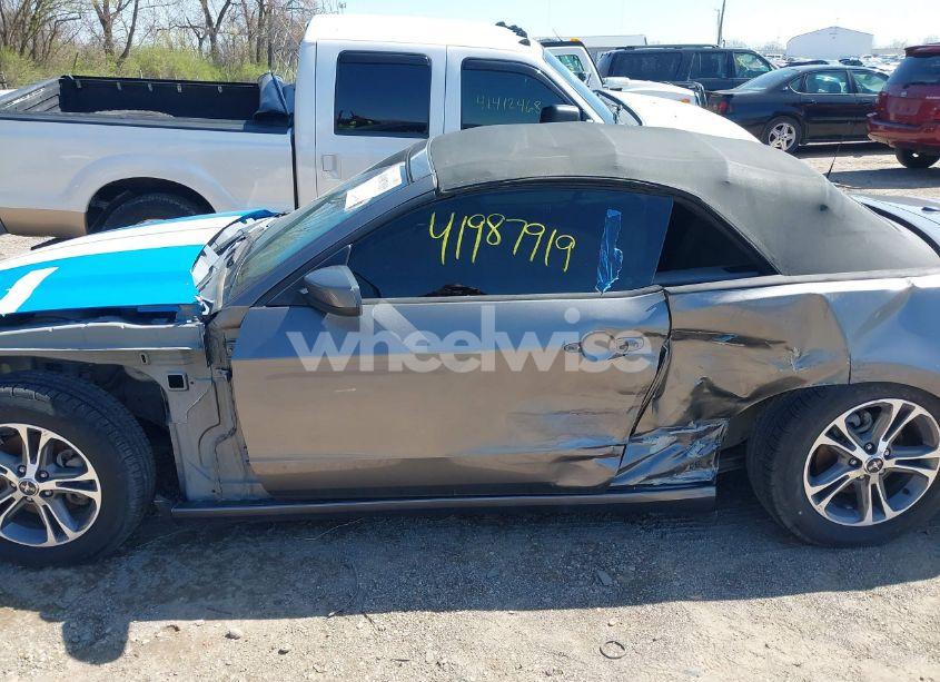 Photo 14 of 2014 Ford Mustang V6 PREMIUM (VIN 1ZVBP8EM2E5293227)