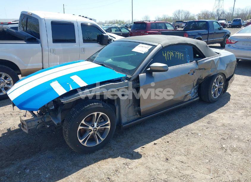 Photo 2 of 2014 Ford Mustang V6 PREMIUM (VIN 1ZVBP8EM2E5293227)