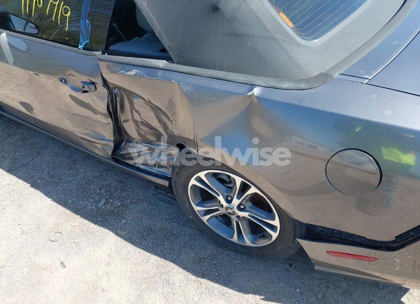 Photo 20 of 2014 Ford Mustang V6 PREMIUM (VIN 1ZVBP8EM2E5293227)