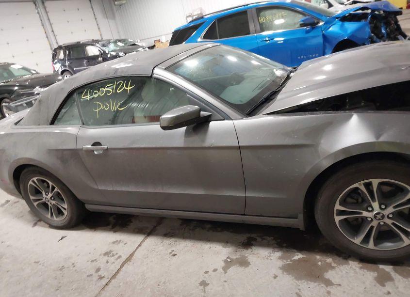 Photo 13 of 2014 Ford Mustang V6 PREMIUM (VIN 1ZVBP8EM2E5293292)