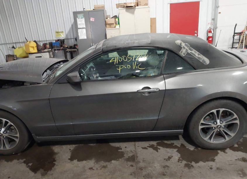 Photo 14 of 2014 Ford Mustang V6 PREMIUM (VIN 1ZVBP8EM2E5293292)
