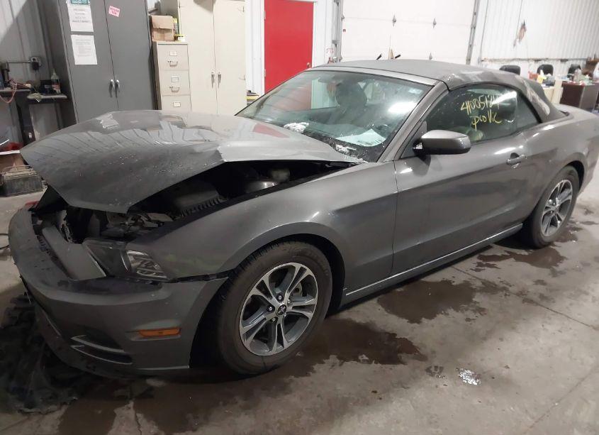 Photo 2 of 2014 Ford Mustang V6 PREMIUM (VIN 1ZVBP8EM2E5293292)
