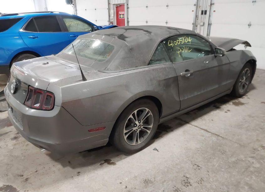 Photo 4 of 2014 Ford Mustang V6 PREMIUM (VIN 1ZVBP8EM2E5293292)