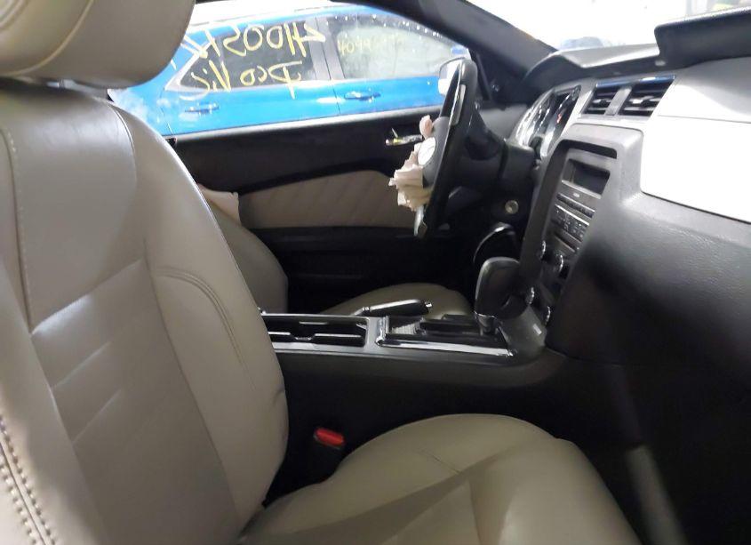 Photo 5 of 2014 Ford Mustang V6 PREMIUM (VIN 1ZVBP8EM2E5293292)