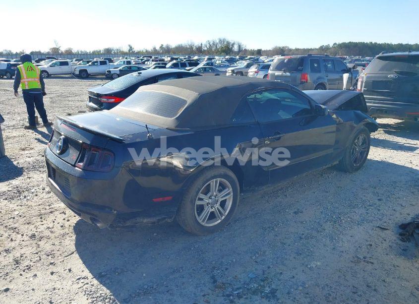 Photo 4 of 2014 Ford Mustang V6 (VIN 1ZVBP8EM2E5322709)
