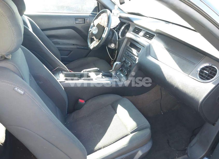 Photo 5 of 2014 Ford Mustang V6 (VIN 1ZVBP8EM2E5322709)