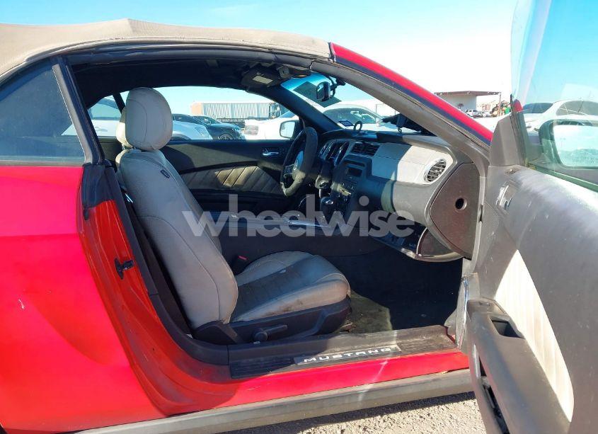 Photo 5 of 2012 Ford Mustang V6 PREMIUM (VIN 1ZVBP8EM3C5279673)