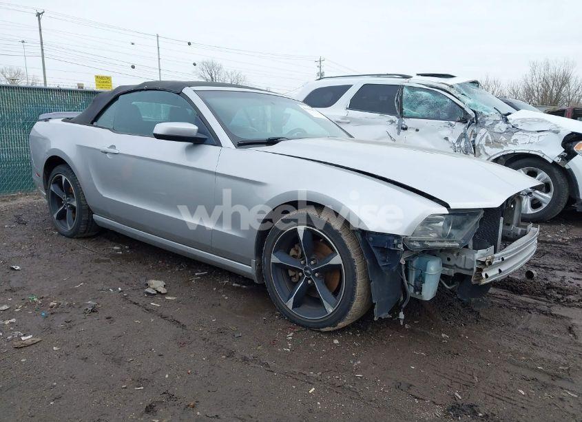 2013 Ford Mustang V6 PREMIUM (VIN 1ZVBP8EM3D5245234) main photo