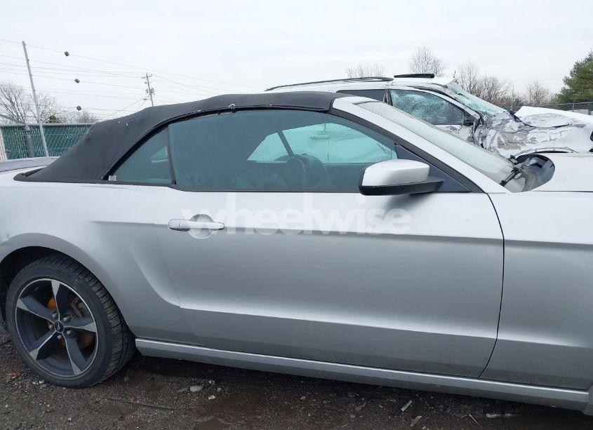 Photo 14 of 2013 Ford Mustang V6 PREMIUM (VIN 1ZVBP8EM3D5245234)