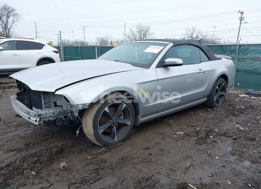 Photo 2 of 2013 Ford Mustang V6 PREMIUM (VIN 1ZVBP8EM3D5245234)