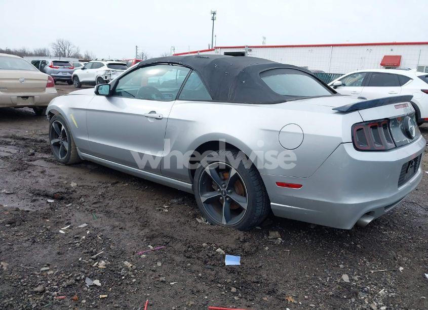 Photo 3 of 2013 Ford Mustang V6 PREMIUM (VIN 1ZVBP8EM3D5245234)