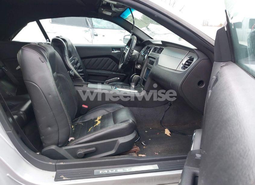 Photo 5 of 2013 Ford Mustang V6 PREMIUM (VIN 1ZVBP8EM3D5245234)