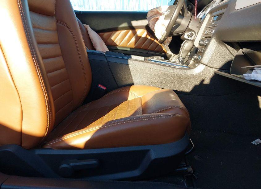 Photo 5 of 2013 Ford Mustang V6 PREMIUM (VIN 1ZVBP8EM3D5256430)