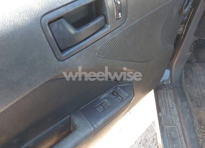 Photo 19 of 2014 Ford Mustang V6 (VIN 1ZVBP8EM3E5213160)