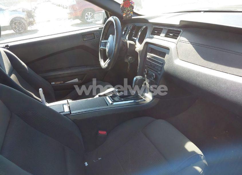 Photo 5 of 2014 Ford Mustang V6 (VIN 1ZVBP8EM3E5213160)