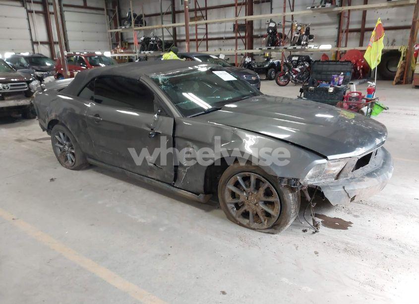2011 Ford Mustang V6 PREMIUM (VIN 1ZVBP8EM4B5153112) main photo