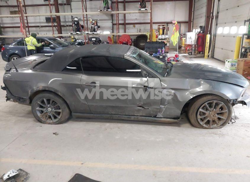 Photo 14 of 2011 Ford Mustang V6 PREMIUM (VIN 1ZVBP8EM4B5153112)