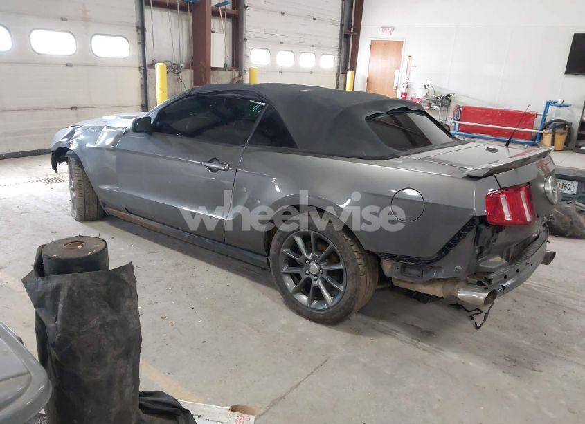 Photo 3 of 2011 Ford Mustang V6 PREMIUM (VIN 1ZVBP8EM4B5153112)