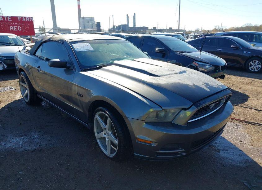 2013 Ford Mustang V6 (VIN 1ZVBP8EM4D5234419) main photo