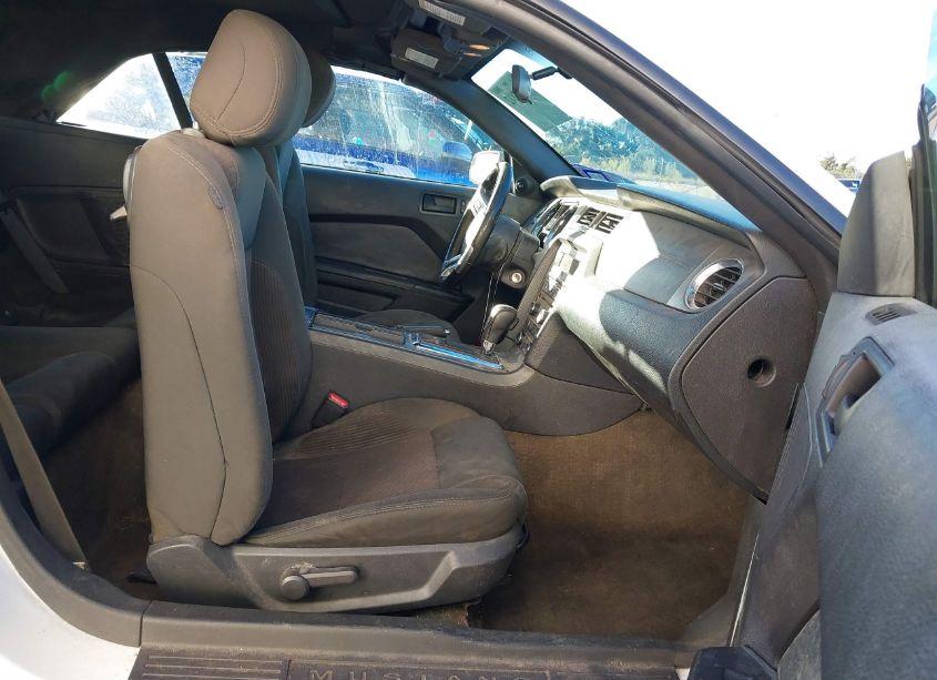 Photo 5 of 2013 Ford Mustang V6 (VIN 1ZVBP8EM4D5276122)