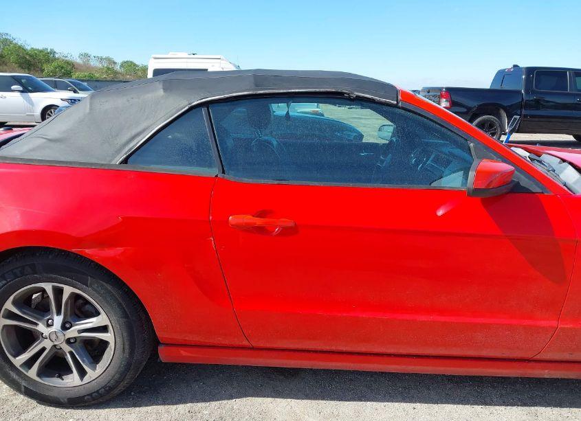 Photo 13 of 2014 Ford Mustang V6 PREMIUM (VIN 1ZVBP8EM4E5279135)