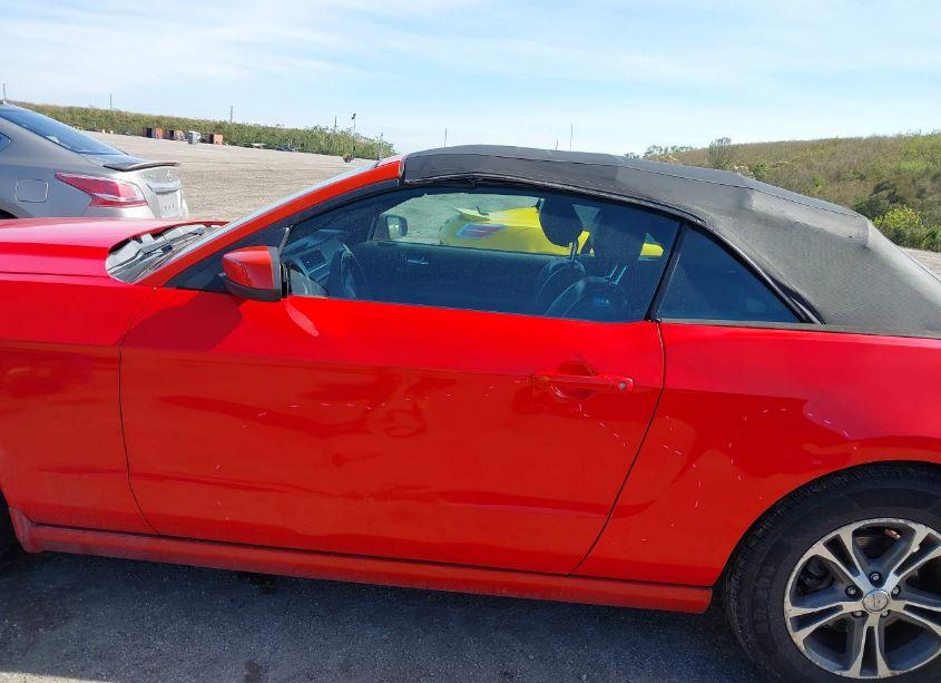 Photo 14 of 2014 Ford Mustang V6 PREMIUM (VIN 1ZVBP8EM4E5279135)