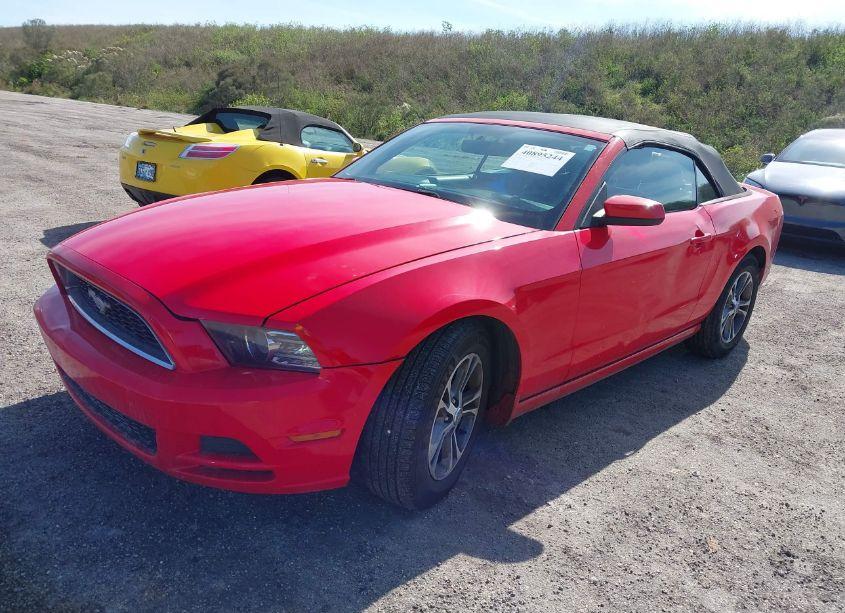 Photo 2 of 2014 Ford Mustang V6 PREMIUM (VIN 1ZVBP8EM4E5279135)