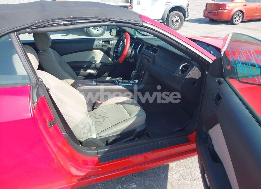 Photo 5 of 2014 Ford Mustang V6 (VIN 1ZVBP8EM5E5278947)