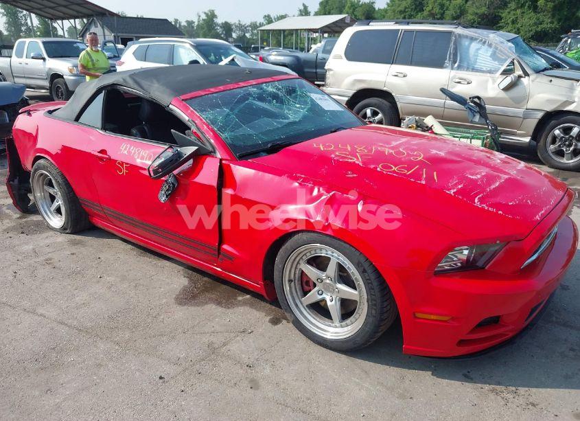 Photo 18 of 2014 Ford Mustang V6 PREMIUM (VIN 1ZVBP8EM5E5311820)
