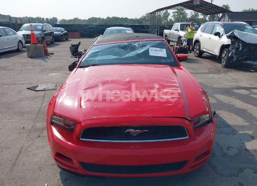 Photo 6 of 2014 Ford Mustang V6 PREMIUM (VIN 1ZVBP8EM5E5311820)