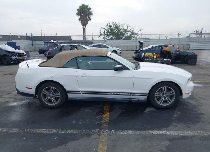 Photo 13 of 2011 Ford Mustang V6 PREMIUM (VIN 1ZVBP8EM6B5109001)