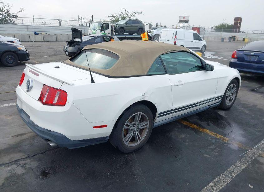 Photo 4 of 2011 Ford Mustang V6 PREMIUM (VIN 1ZVBP8EM6B5109001)