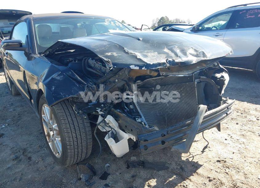 Photo 6 of 2012 Ford Mustang V6 PREMIUM (VIN 1ZVBP8EM6C5220391)