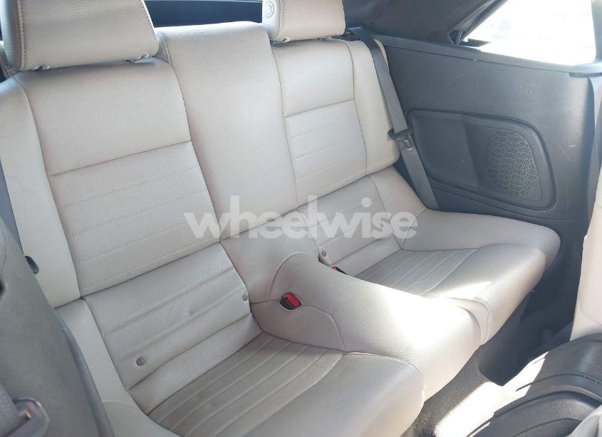 Photo 8 of 2012 Ford Mustang V6 PREMIUM (VIN 1ZVBP8EM6C5220391)