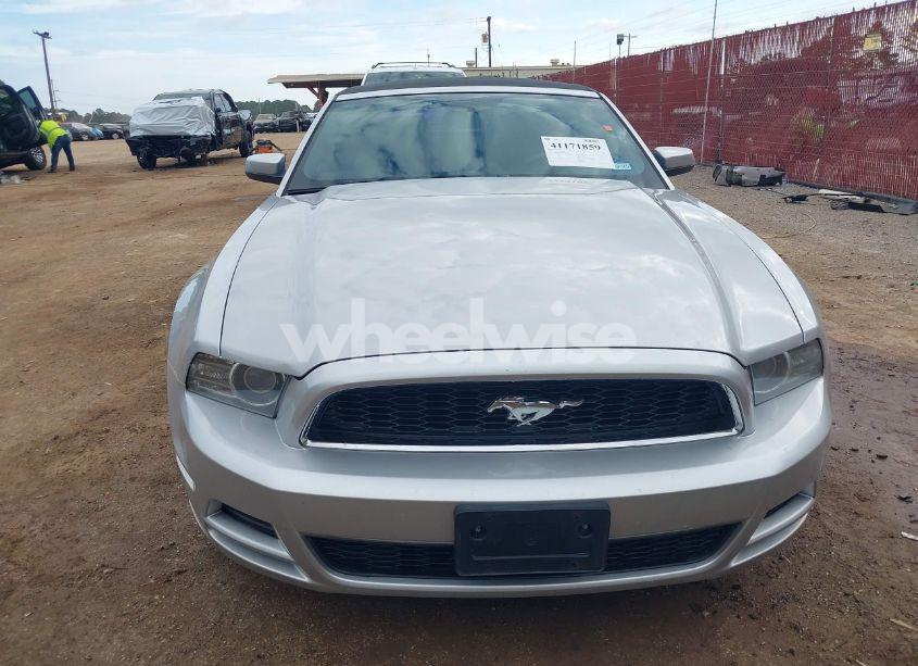 Photo 12 of 2013 Ford Mustang V6 PREMIUM (VIN 1ZVBP8EM6D5250153)