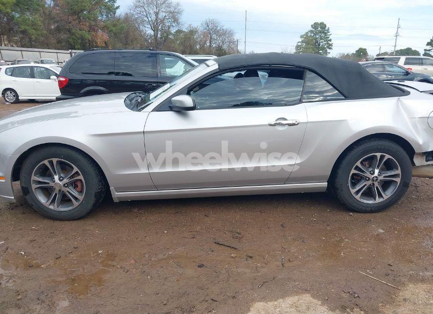 Photo 14 of 2013 Ford Mustang V6 PREMIUM (VIN 1ZVBP8EM6D5250153)