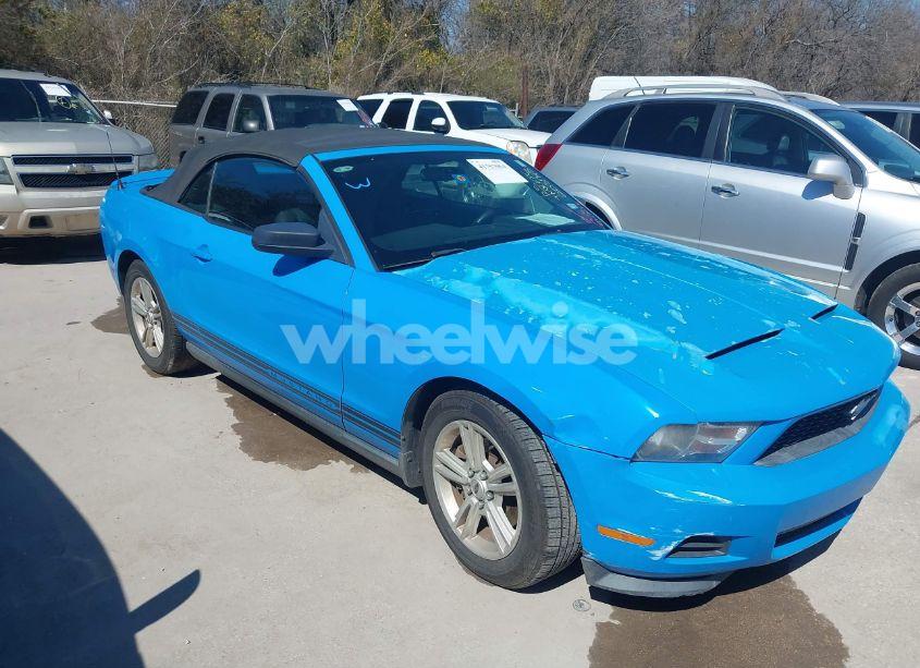 2012 Ford Mustang V6 (VIN 1ZVBP8EM7C5203745) main photo