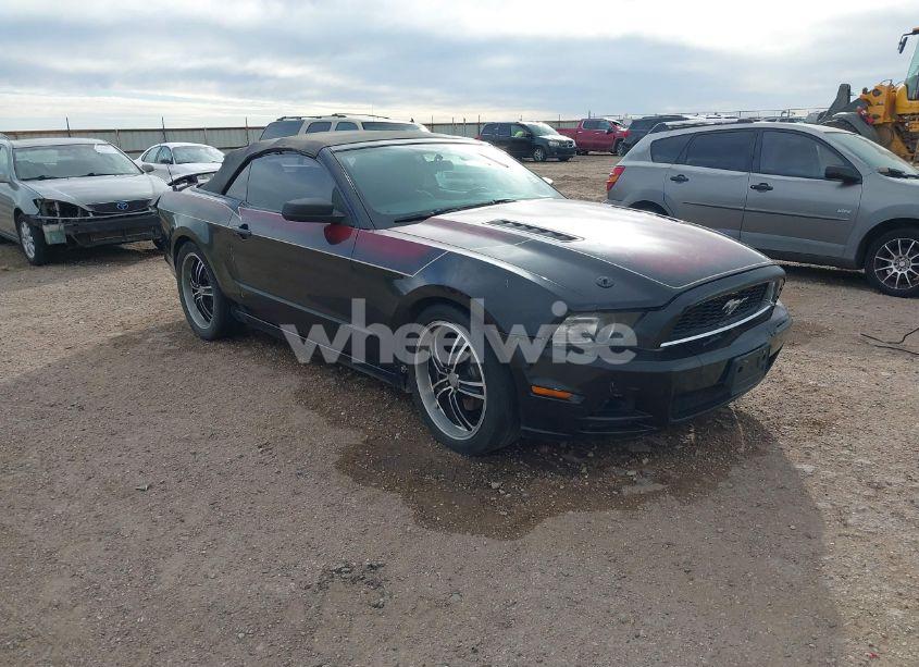 2013 Ford Mustang V6 (VIN 1ZVBP8EM7D5234088) main photo