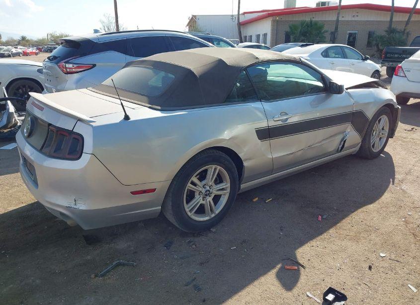 Photo 4 of 2014 Ford Mustang V6 (VIN 1ZVBP8EM7E5215672)