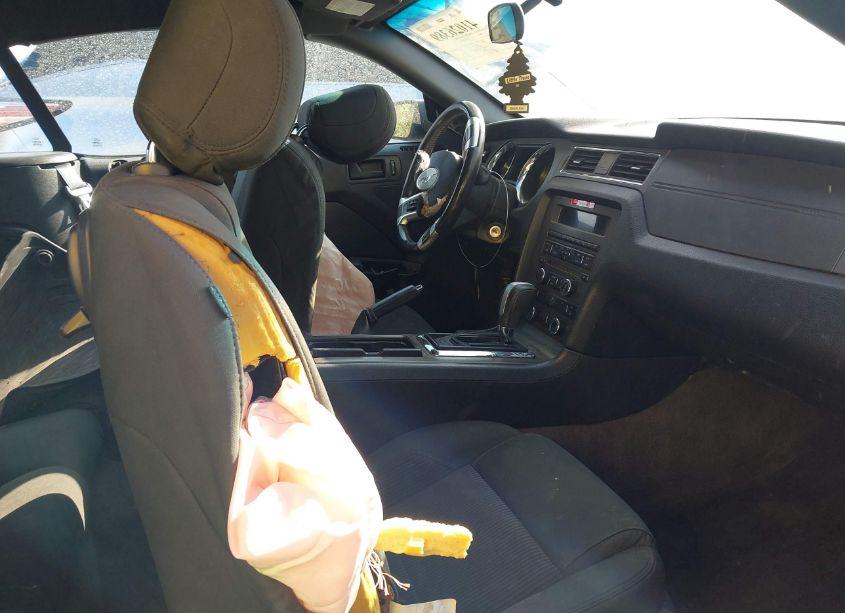 Photo 5 of 2014 Ford Mustang V6 (VIN 1ZVBP8EM7E5215672)