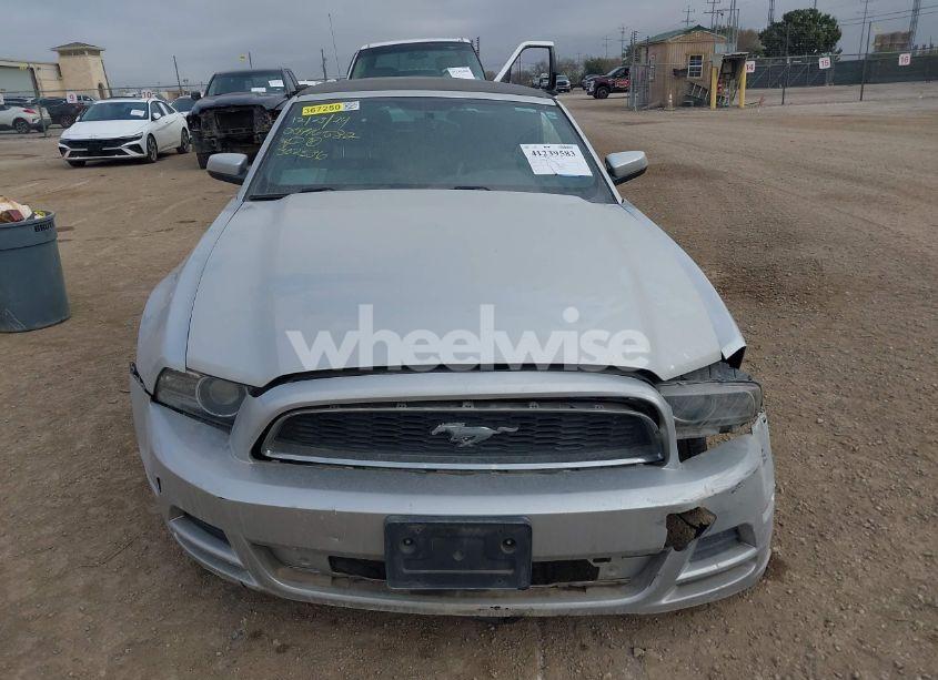 Photo 11 of 2014 Ford Mustang V6 PREMIUM (VIN 1ZVBP8EM7E5302536)