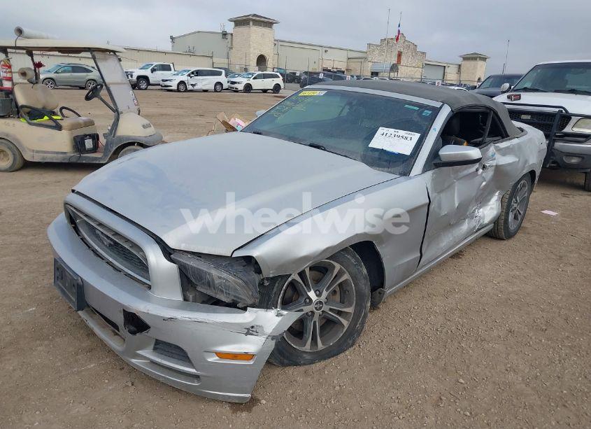 Photo 2 of 2014 Ford Mustang V6 PREMIUM (VIN 1ZVBP8EM7E5302536)