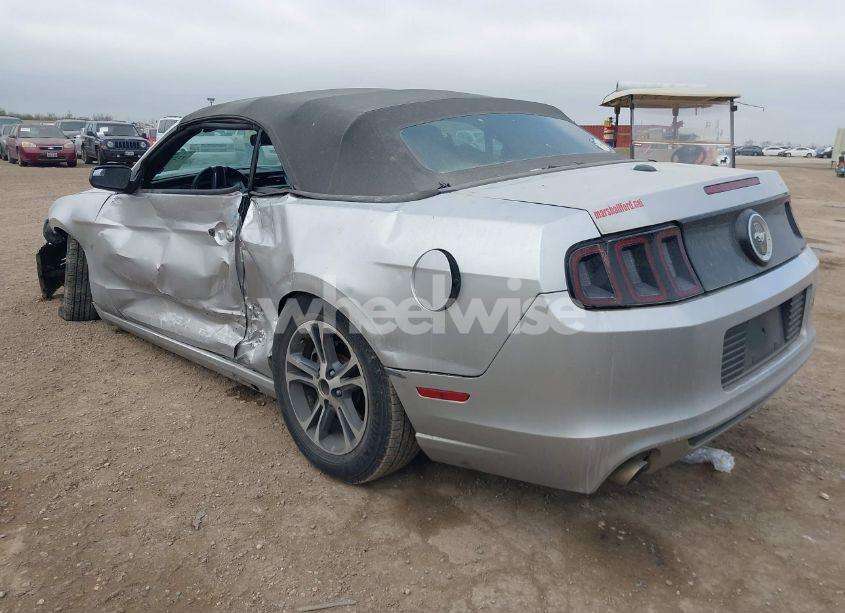 Photo 3 of 2014 Ford Mustang V6 PREMIUM (VIN 1ZVBP8EM7E5302536)