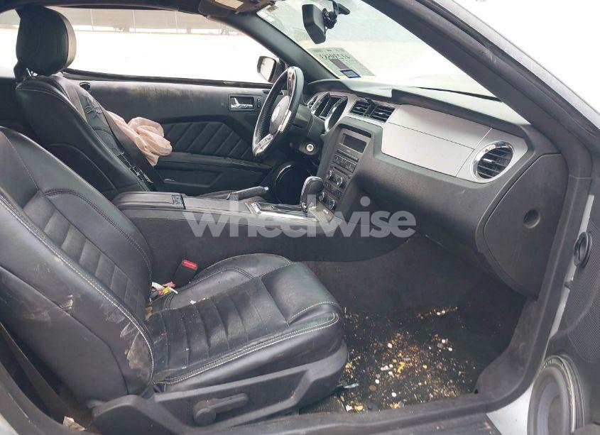 Photo 5 of 2014 Ford Mustang V6 PREMIUM (VIN 1ZVBP8EM7E5302536)