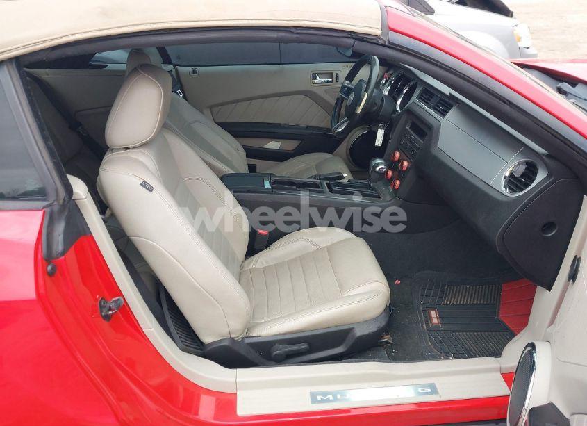 Photo 5 of 2011 Ford Mustang V6 PREMIUM (VIN 1ZVBP8EM8B5109145)