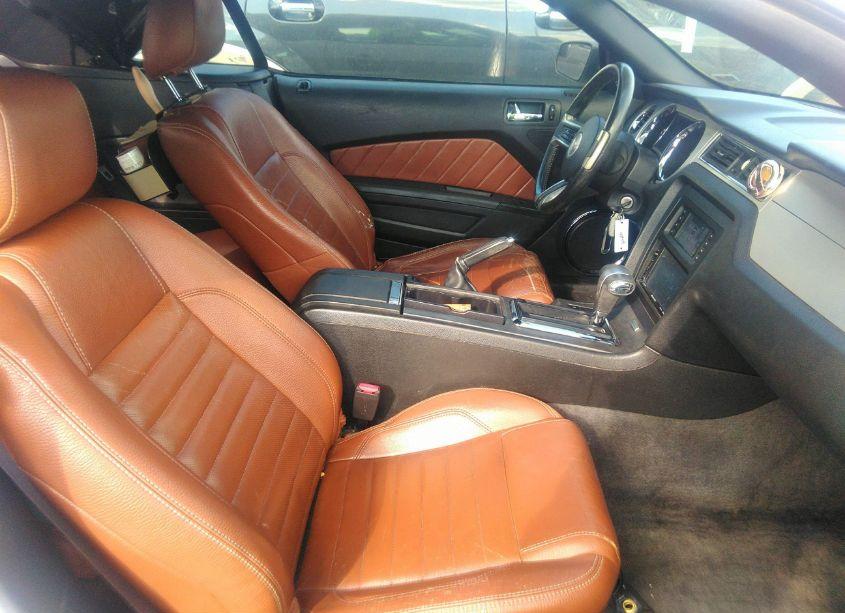 Photo 5 of 2011 Ford Mustang V6 PREMIUM (VIN 1ZVBP8EM8B5119870)