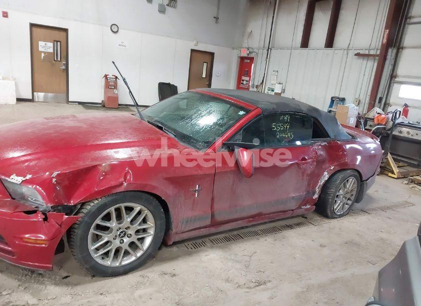Photo 14 of 2013 Ford Mustang V6 PREMIUM (VIN 1ZVBP8EM8D5200645)